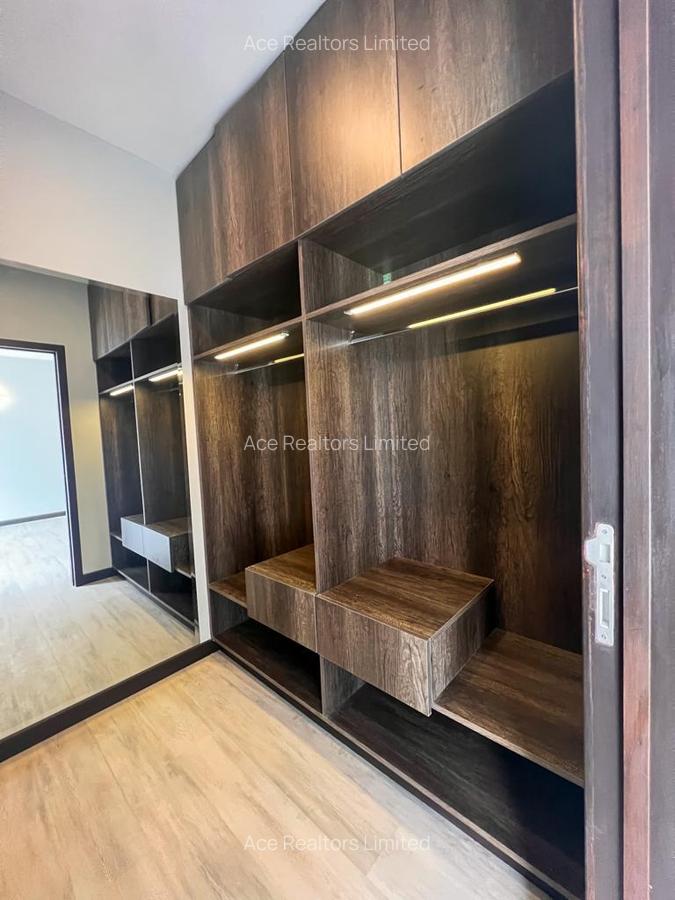 3 Bed Apartment with En Suite at Riverside Drive - 9