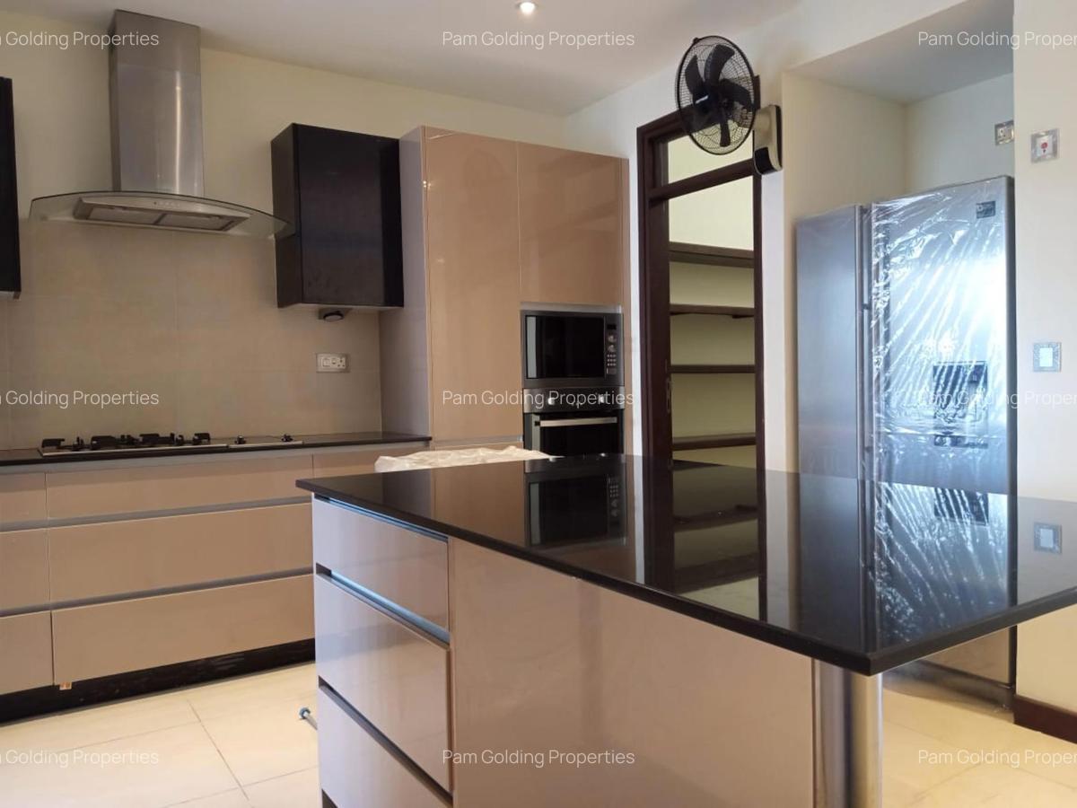 3 Bed Apartment with En Suite in Nyali Area - 3