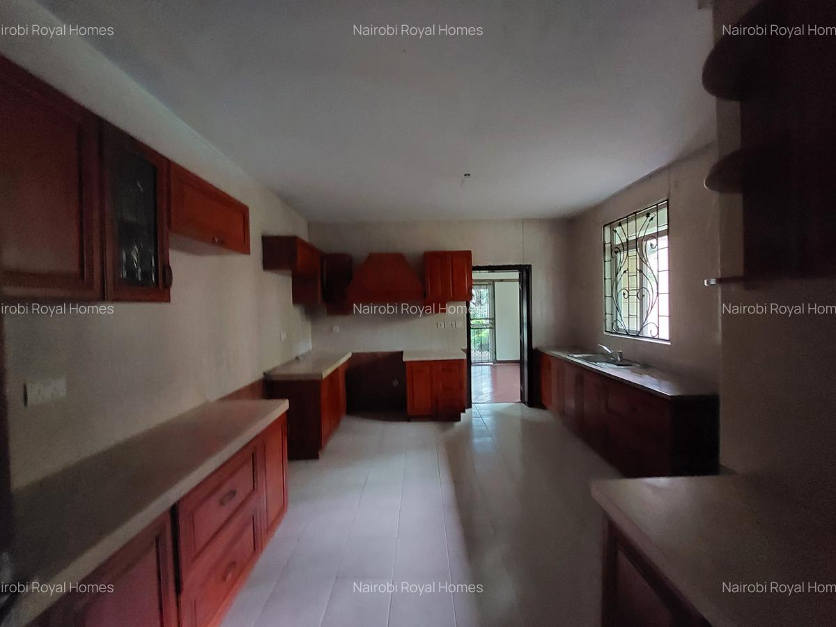 5 Bed Townhouse with En Suite at Washiga Road 44 - 6