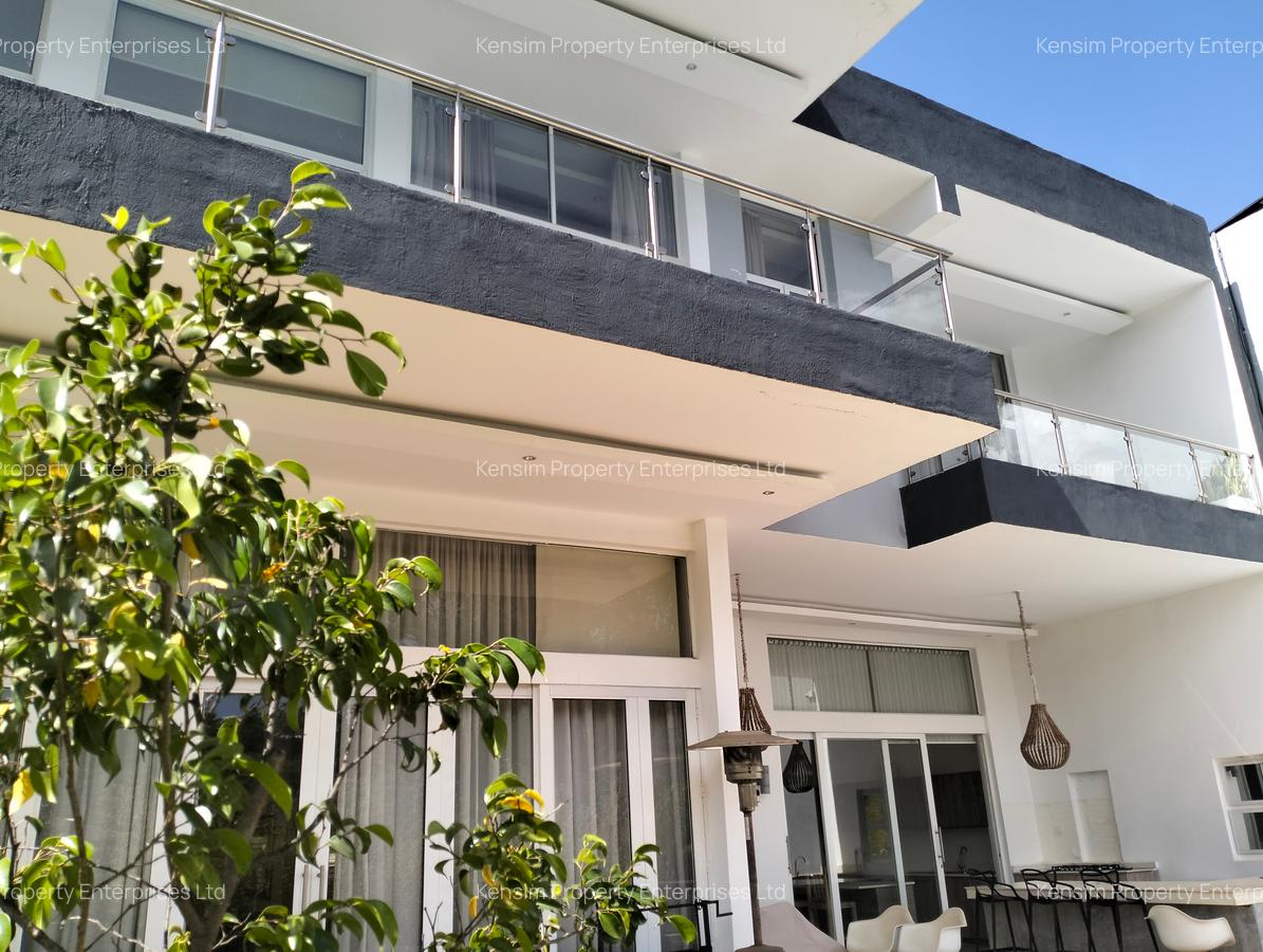 4 Bed Townhouse with En Suite in Spring Valley - 1