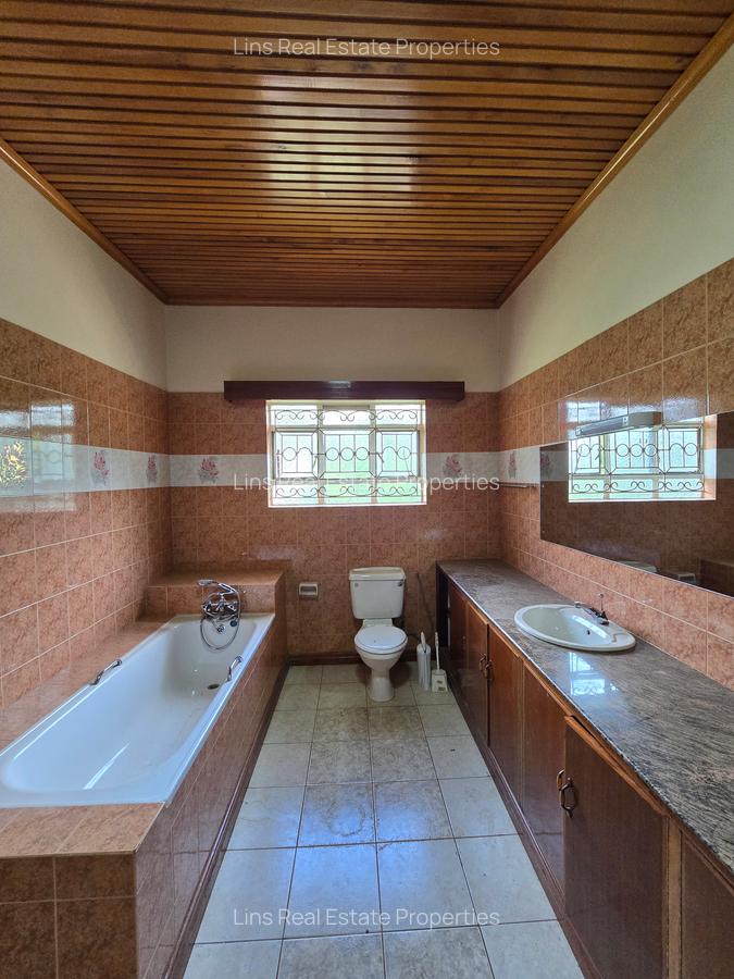 6 Bed House with En Suite in Nyari - 15