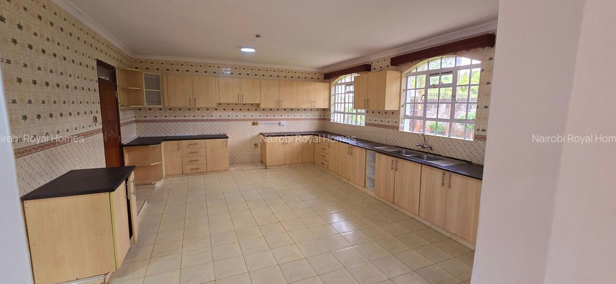 5 Bed House with En Suite at Runda Road - 10