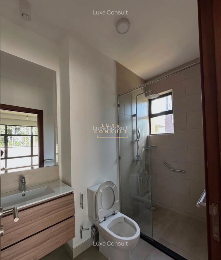 4 Bed Townhouse with En Suite in Rosslyn - 8