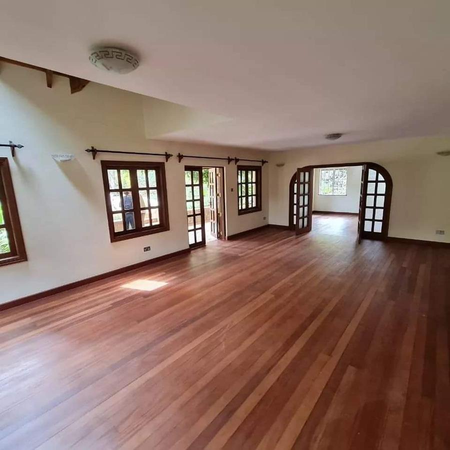 5 Bed Townhouse with En Suite at Lavington - 12