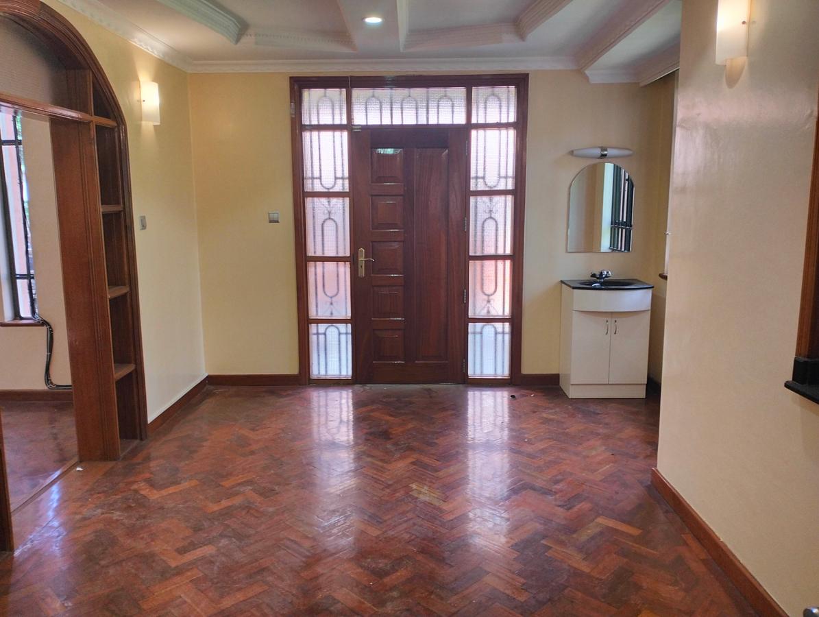 4 Bed Townhouse with En Suite in Lavington - 5