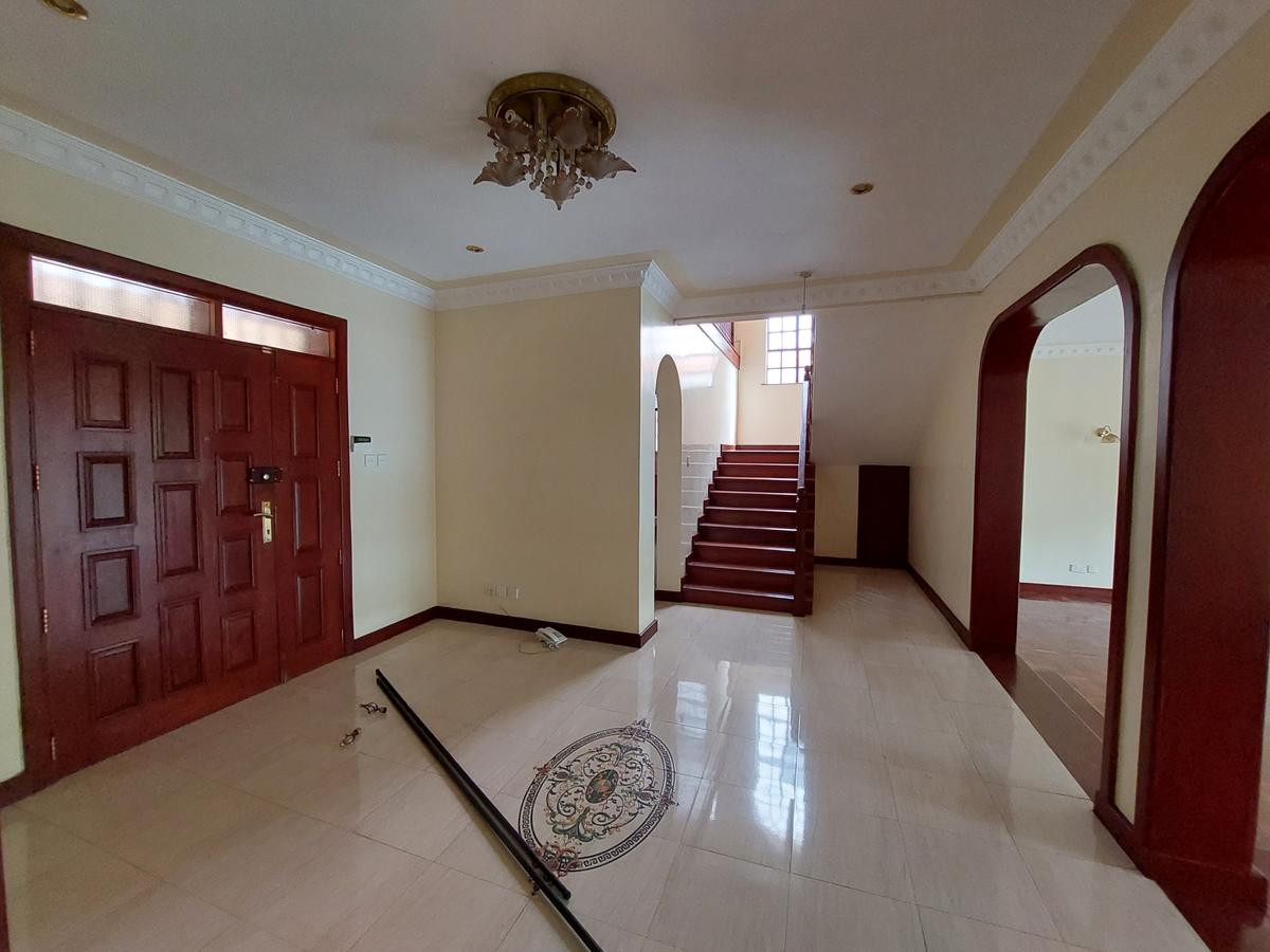 5 Bed Townhouse with En Suite at Jacaranda Homes - 7