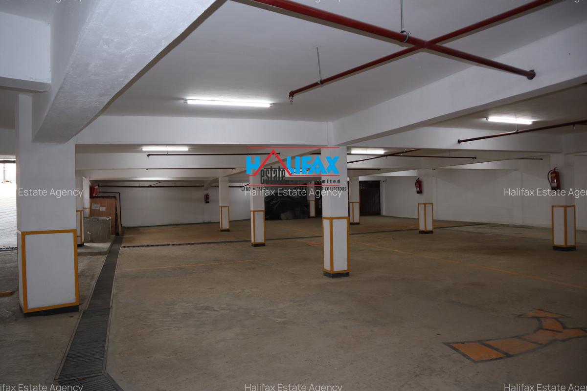 Shop with Backup Generator in Parklands - 8