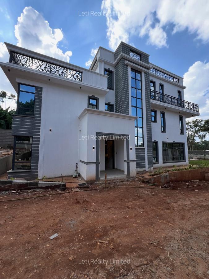 5 Bed Townhouse with En Suite in Lavington - 2