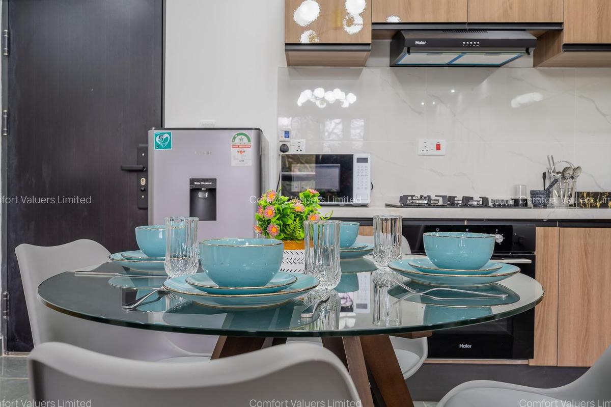 Serviced 2 Bed Apartment with En Suite at Riverside Drive - 7
