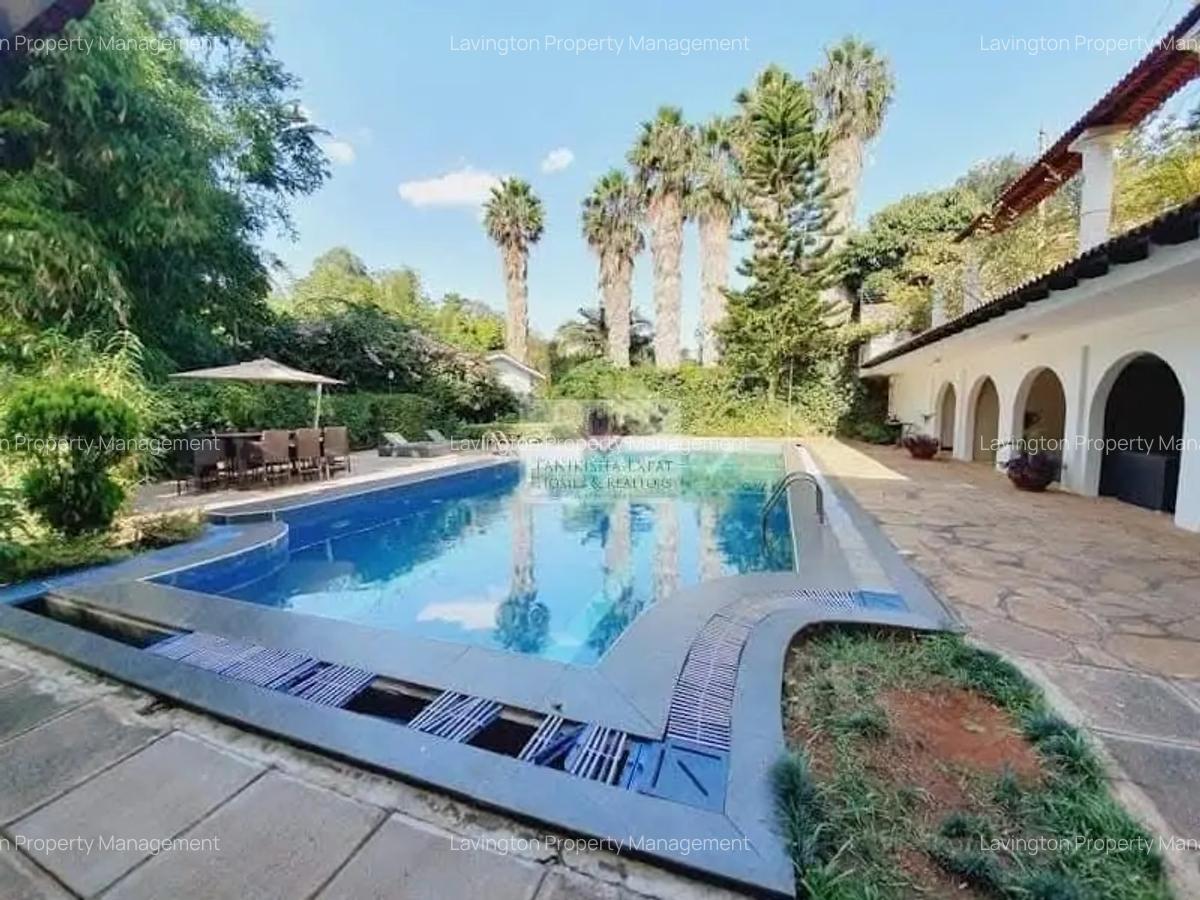 4 Bed Villa with En Suite at Lavington Green - 16