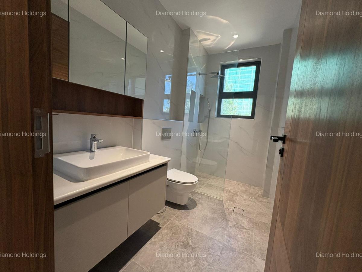 3 Bed Apartment with En Suite in Brookside - 3