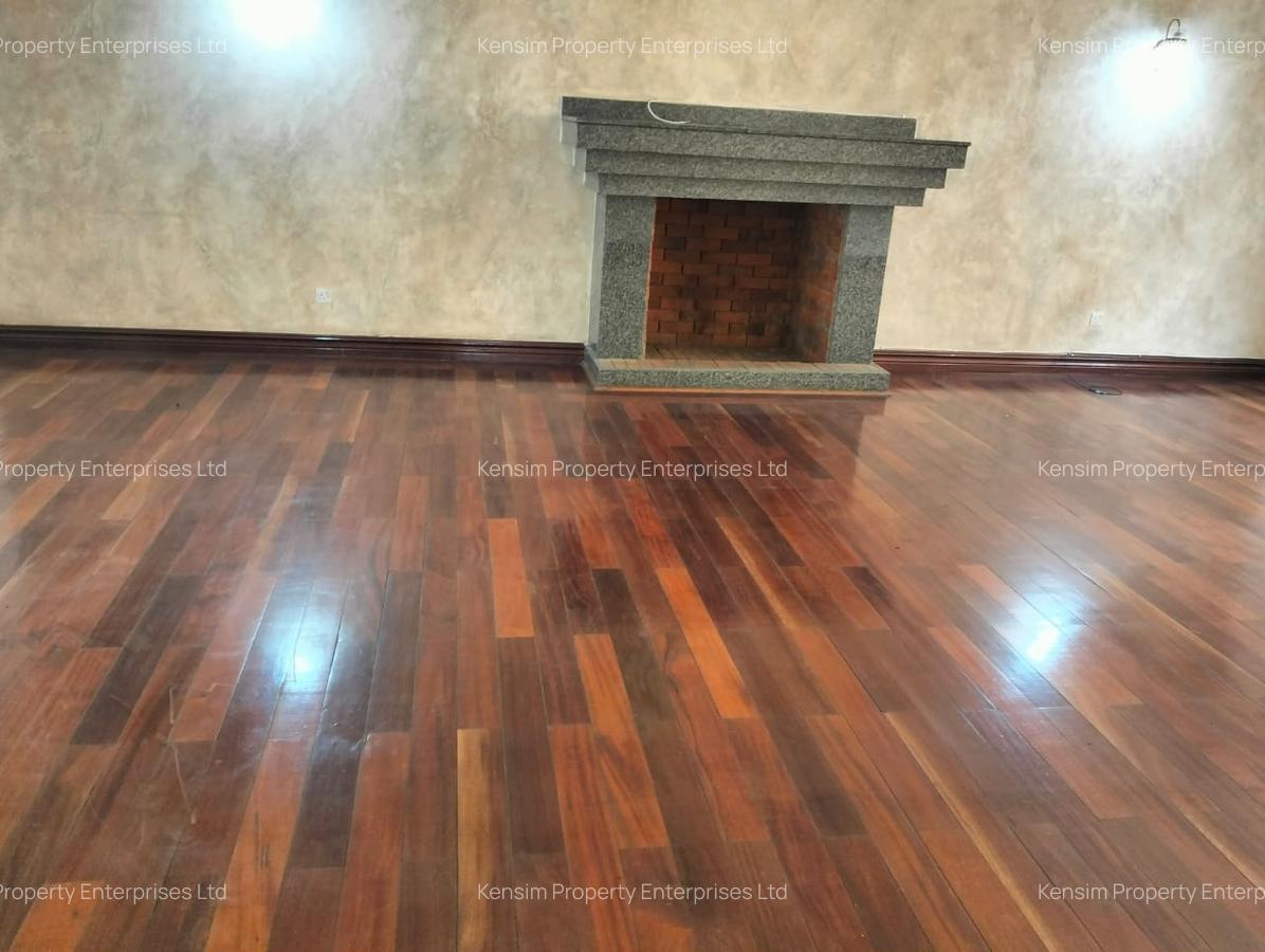 4 Bed Townhouse with En Suite in Lavington - 17