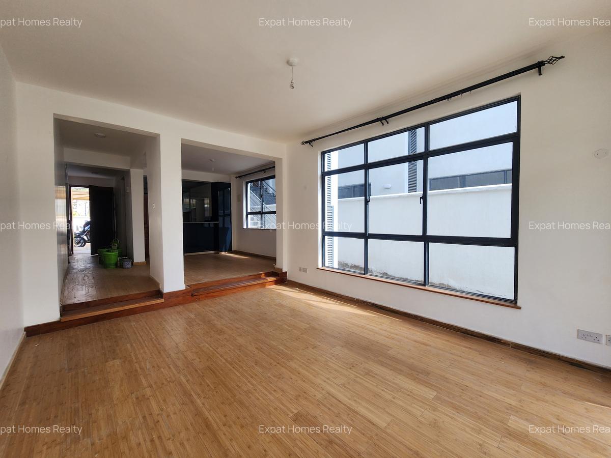 5 Bed Villa with En Suite in Lavington - 10