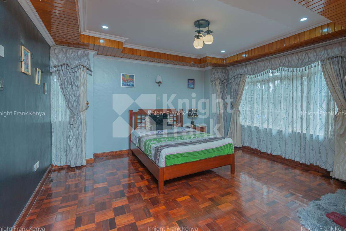 5 Bed House with Garden in Runda - 10