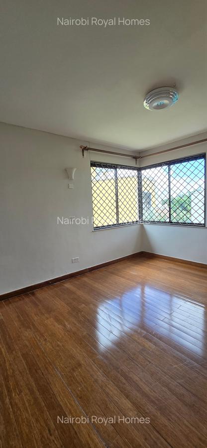 5 Bed Townhouse with En Suite at Off Convent Drive - 2