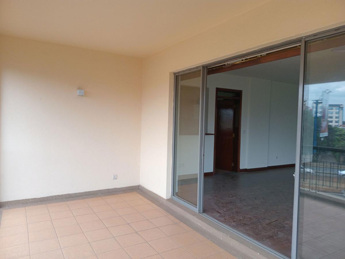 4 Bed Apartment with En Suite in Parklands - 4