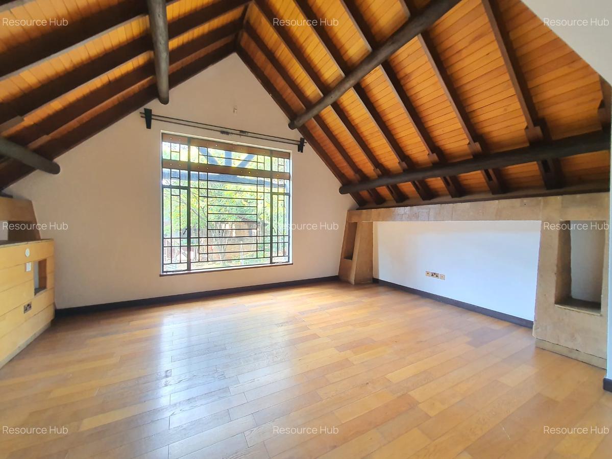 4 Bed House with En Suite at Lake View - 11