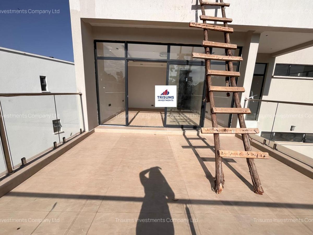 5 Bed Townhouse with En Suite in Lavington - 17