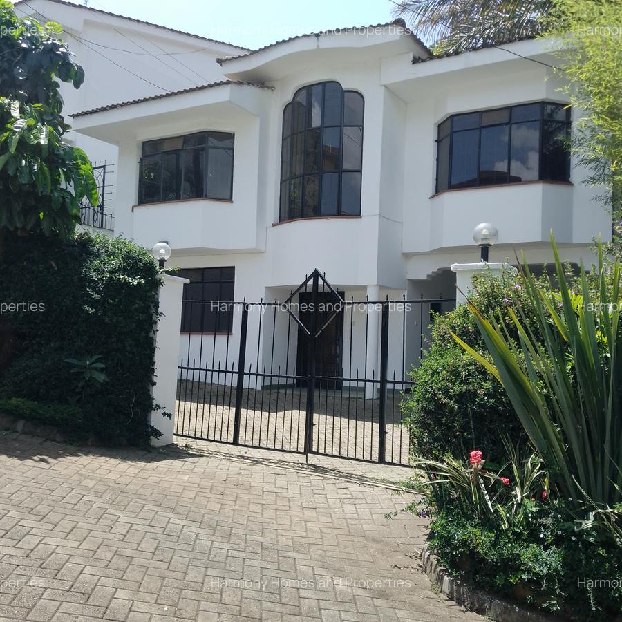 5 Bed Townhouse with En Suite at Riverside - 1