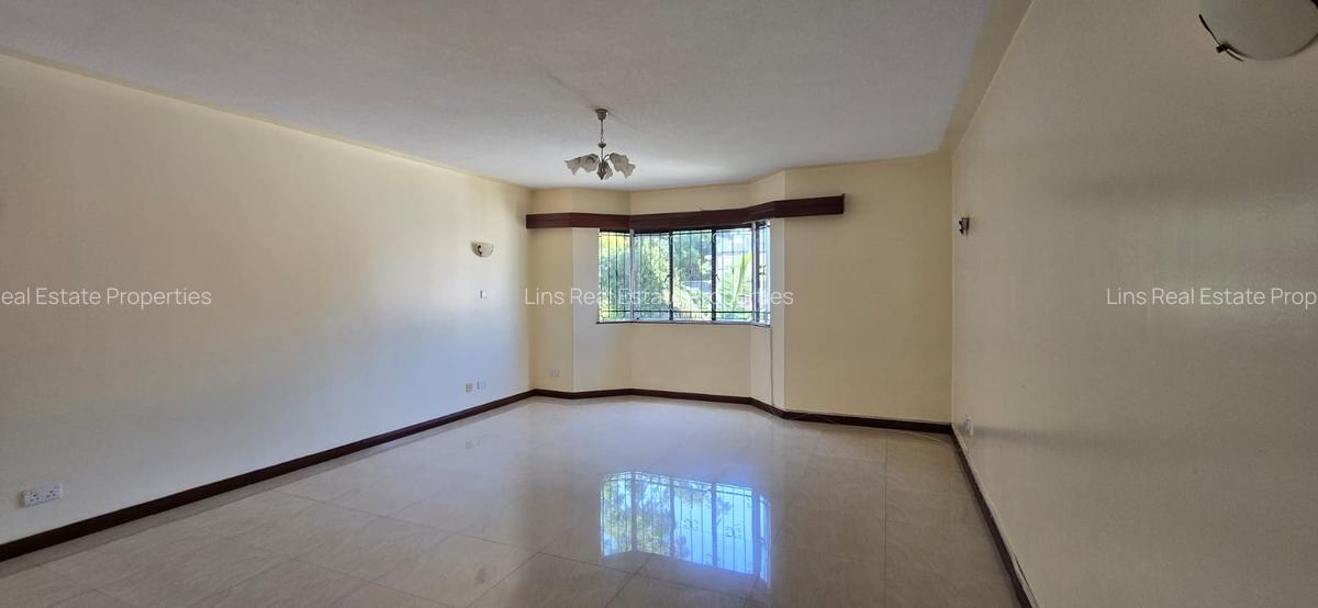 4 Bed Townhouse with En Suite in Brookside - 13