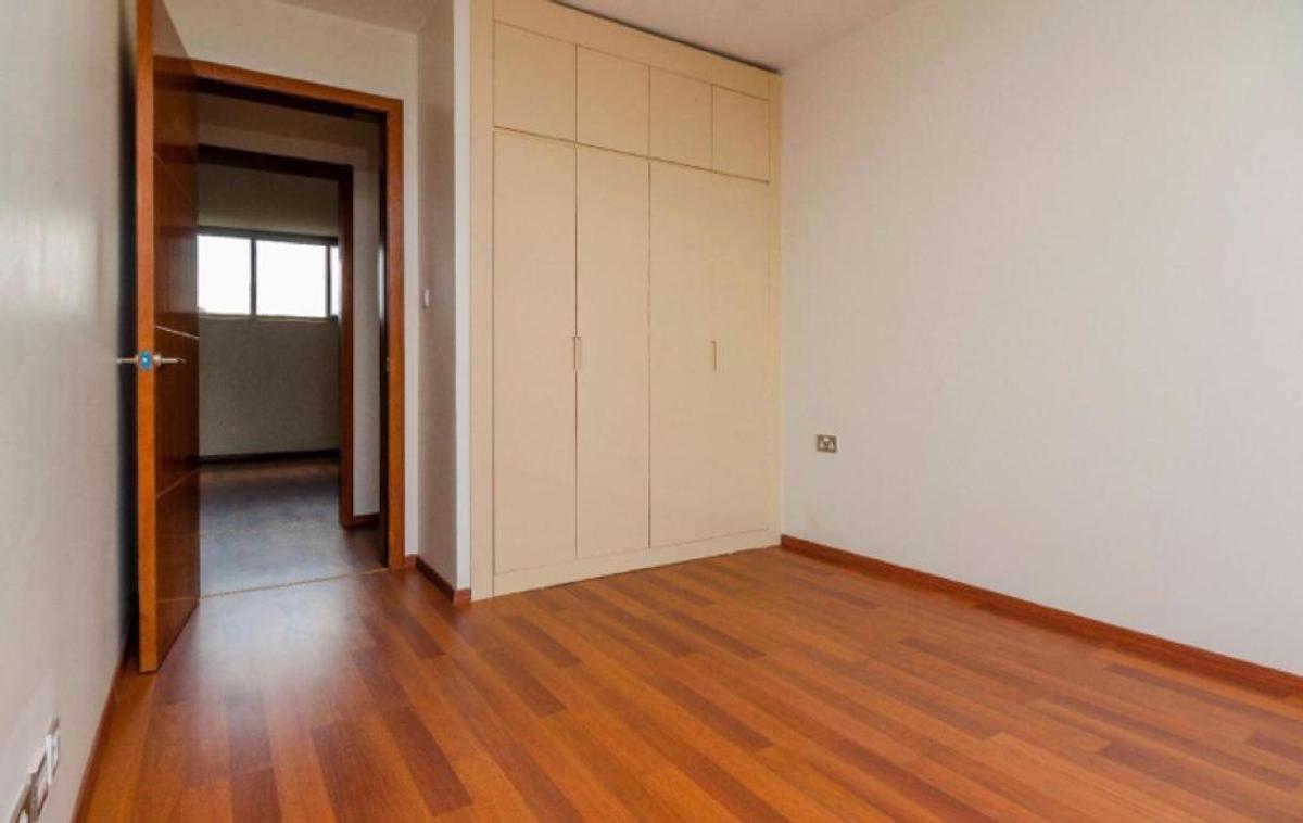 3 Bed Apartment with En Suite at Westlands - 14