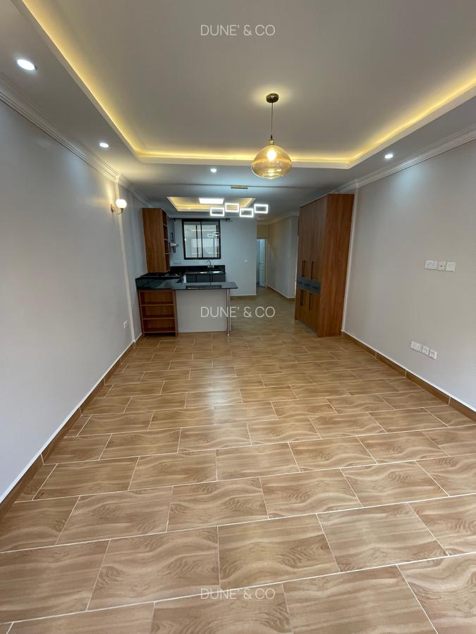 Serviced 2 Bed Apartment with En Suite in Westlands Area - 6