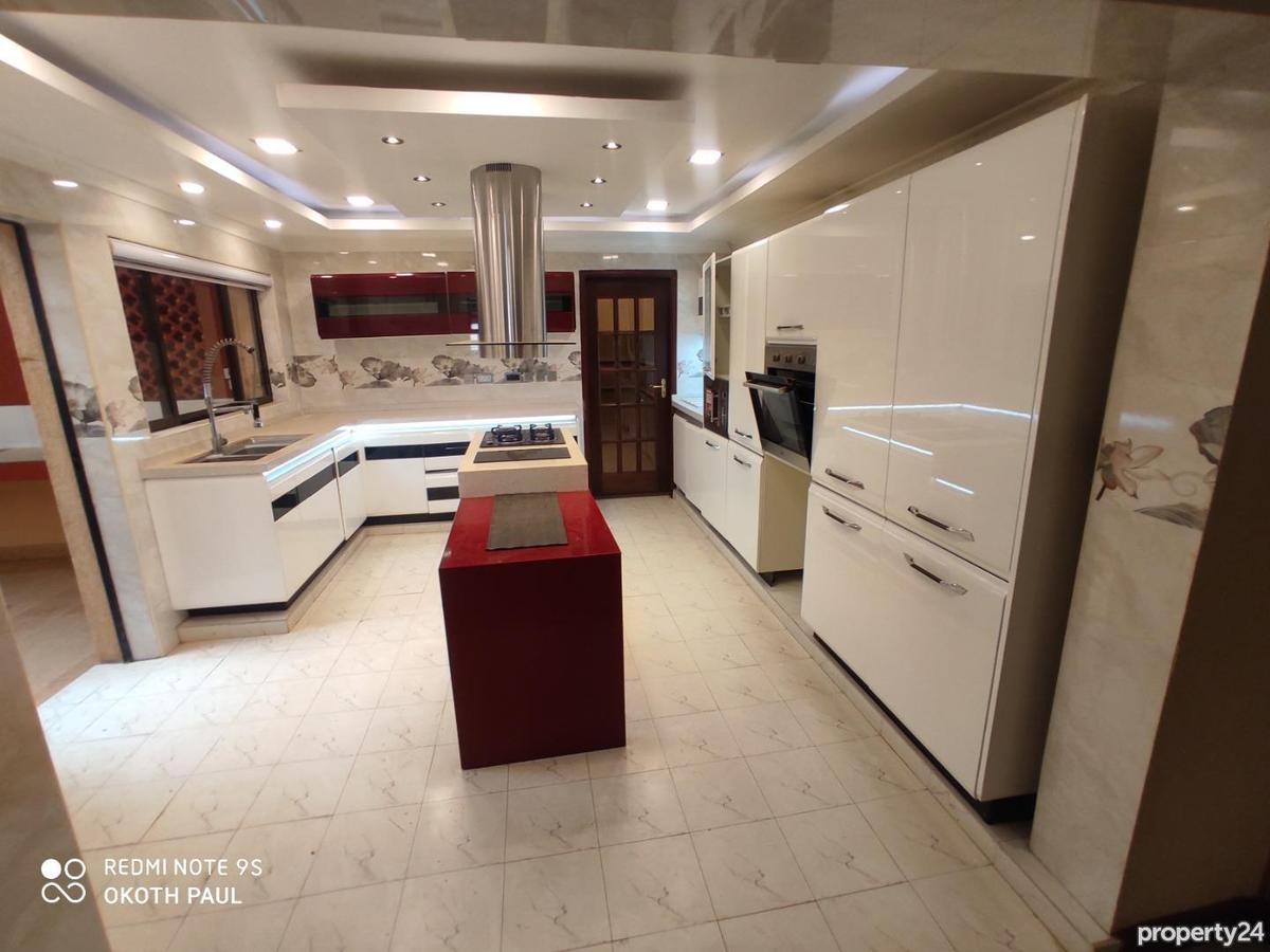 5 Bed Townhouse with En Suite in Lavington - 4