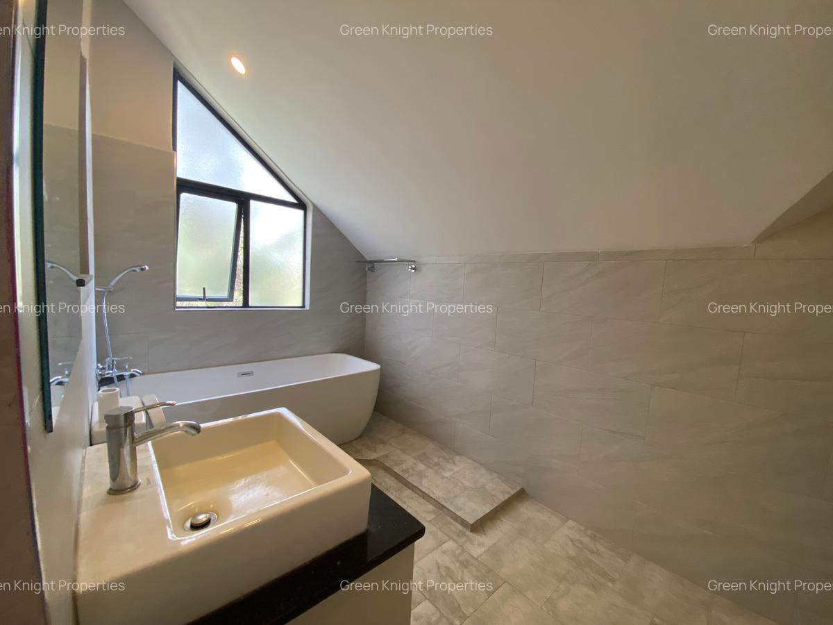 4 Bed Apartment with En Suite in Lavington - 11