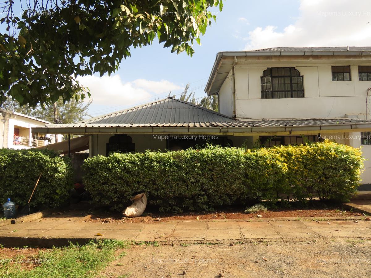 1 Bed House with En Suite at Karen Road - 4