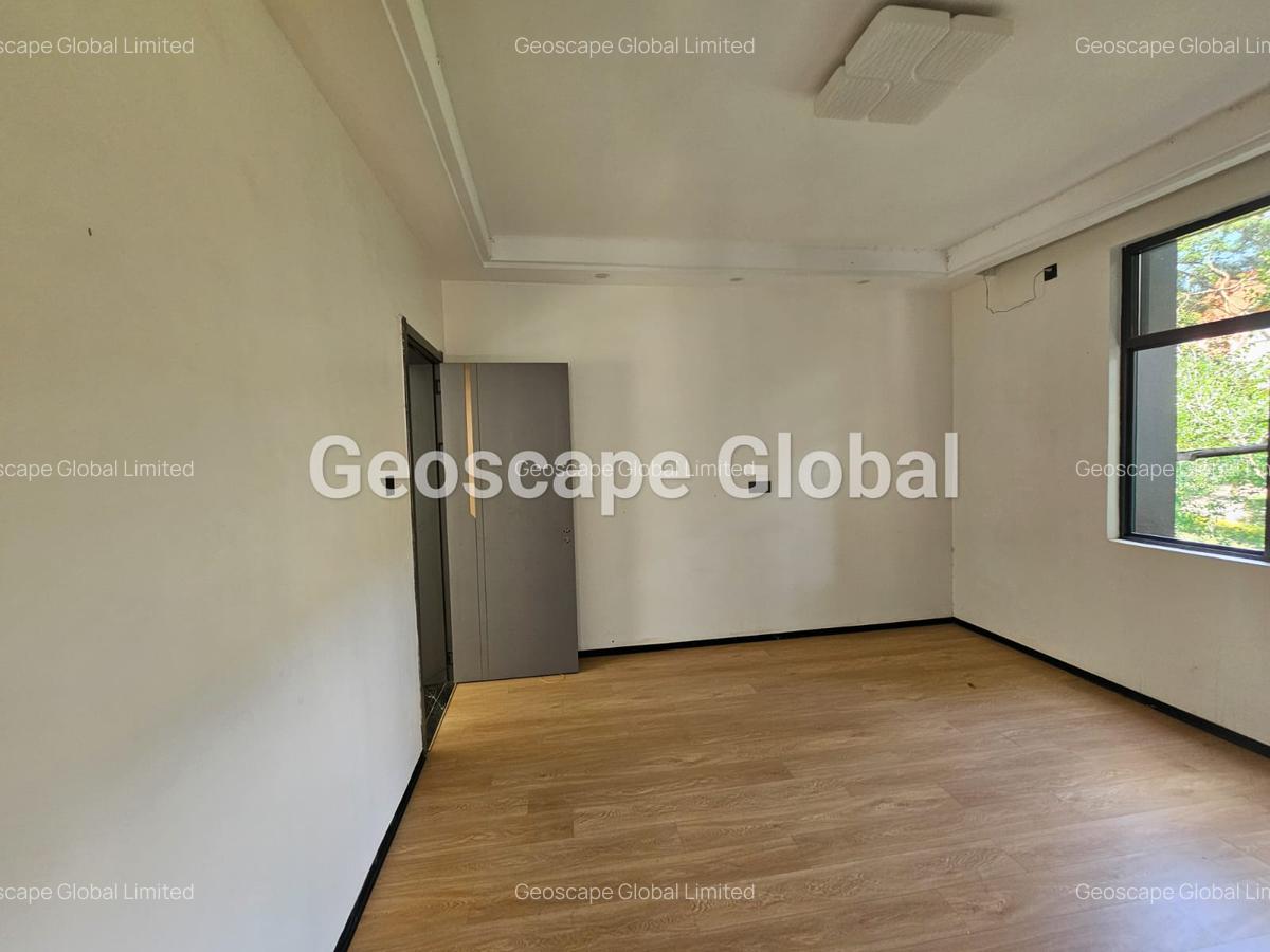 5 Bed Townhouse with En Suite in Lavington - 11