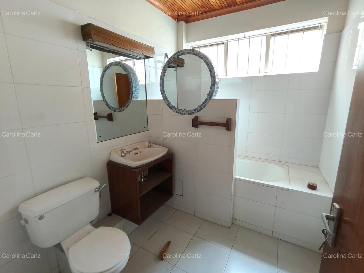 5 Bed Townhouse with En Suite at Peponi Road - 17