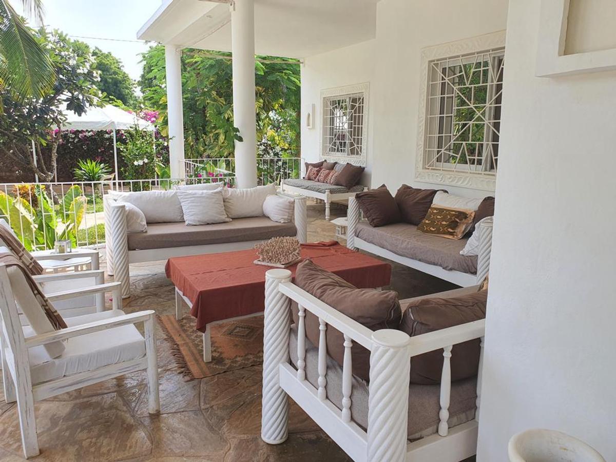 4 Bed Villa with En Suite in Malindi - 16