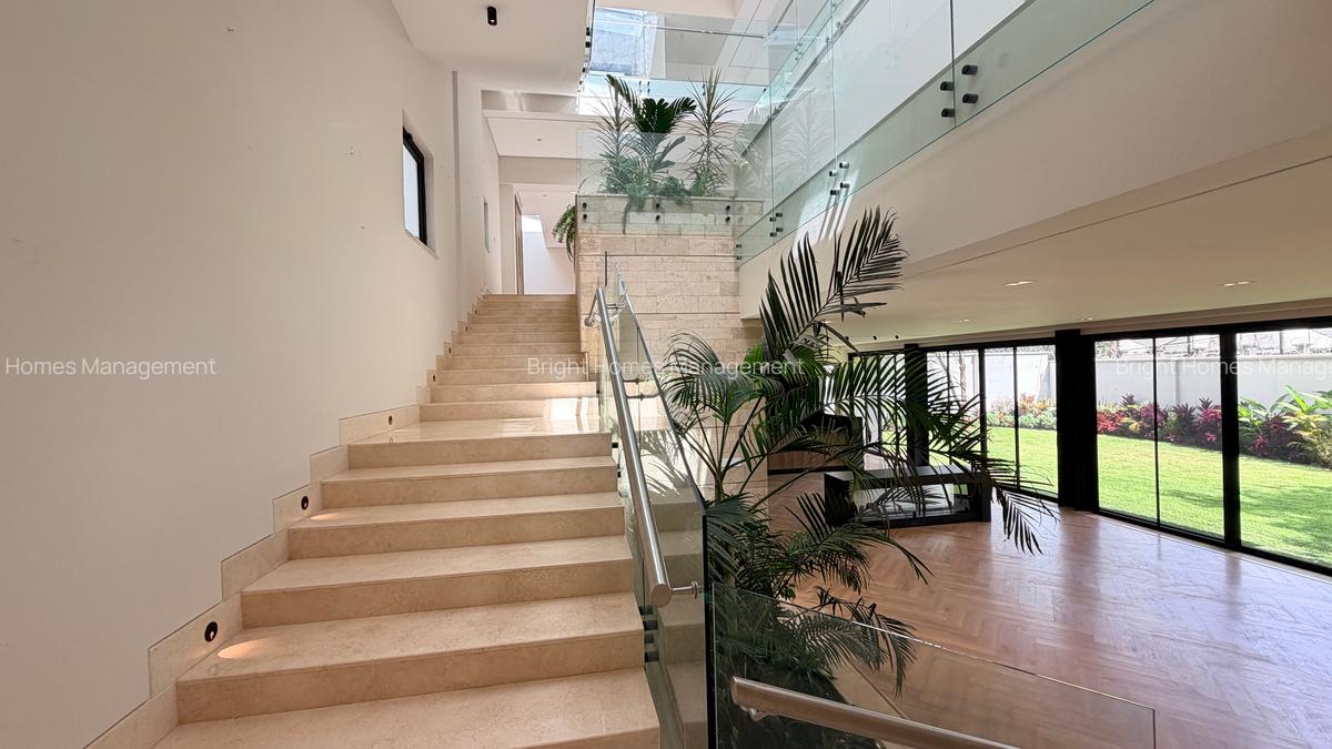 5 Bed Townhouse with En Suite in Westlands Area - 18