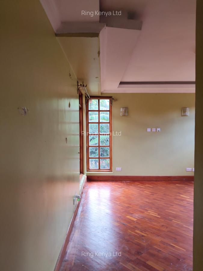 4 Bed House with En Suite in Runda - 11