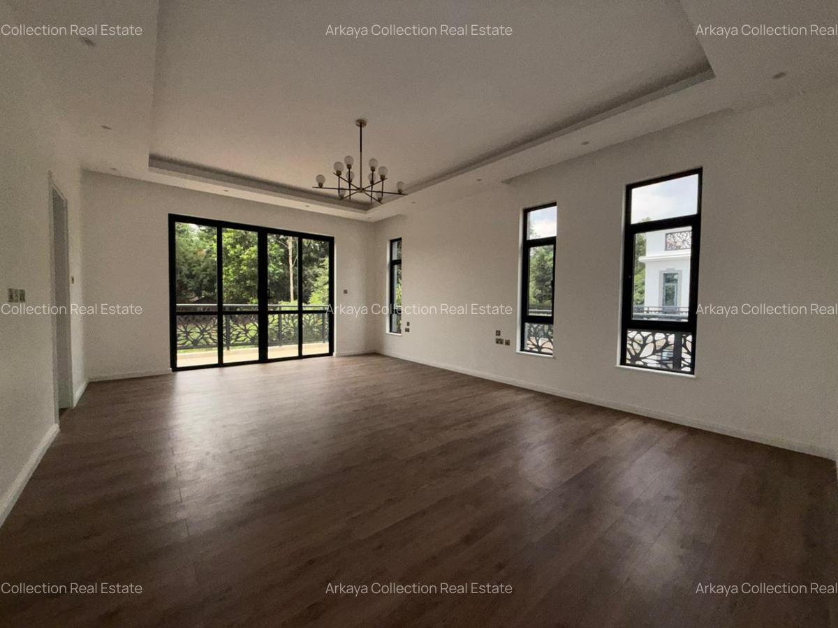 5 Bed Townhouse with En Suite in Lavington - 10