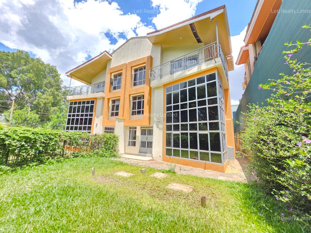 5 Bed Townhouse with En Suite in Lavington - 3