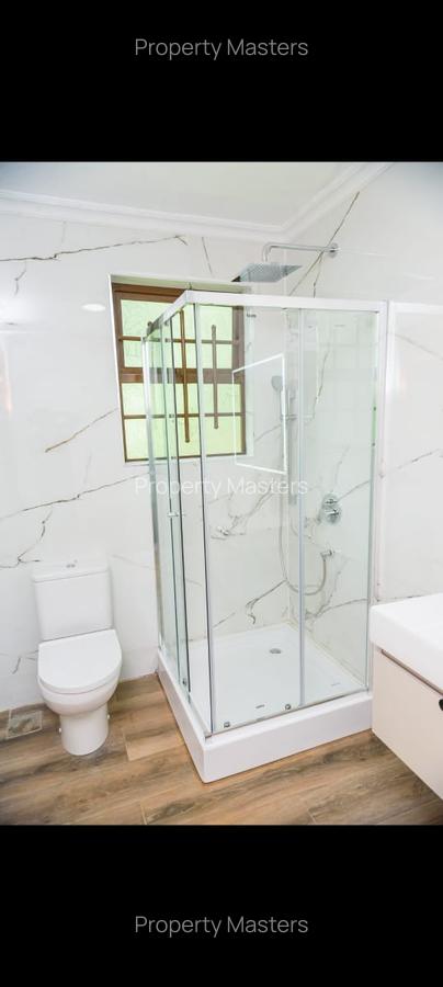 4 Bed Villa with En Suite at Millionaires Corner - 10