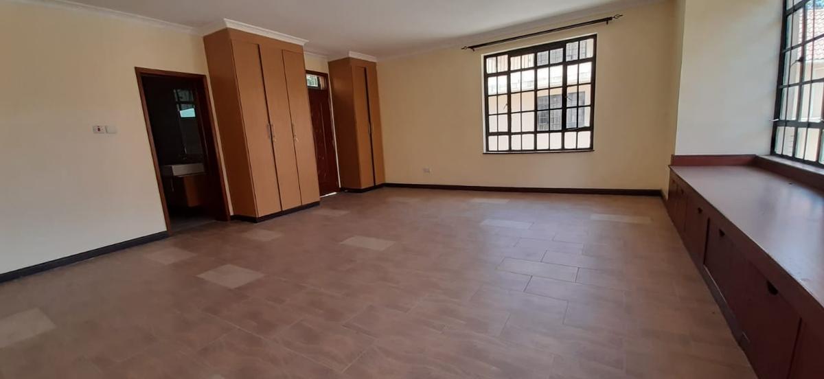 5 Bed Townhouse with En Suite at Kyuna Crescent - 12