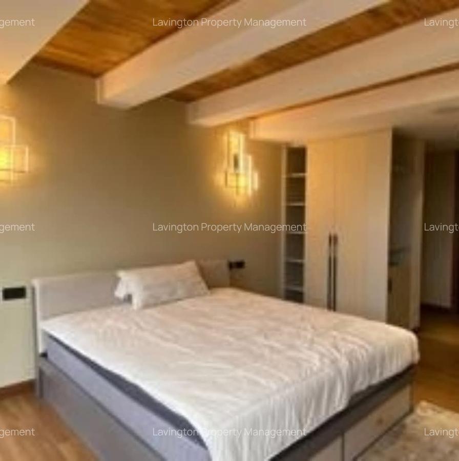 5 Bed Townhouse with En Suite at Lavington Green - 7