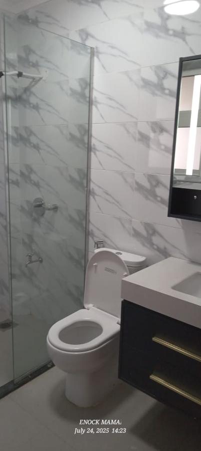 5 Bed House with En Suite at Statehouse Areas - 15