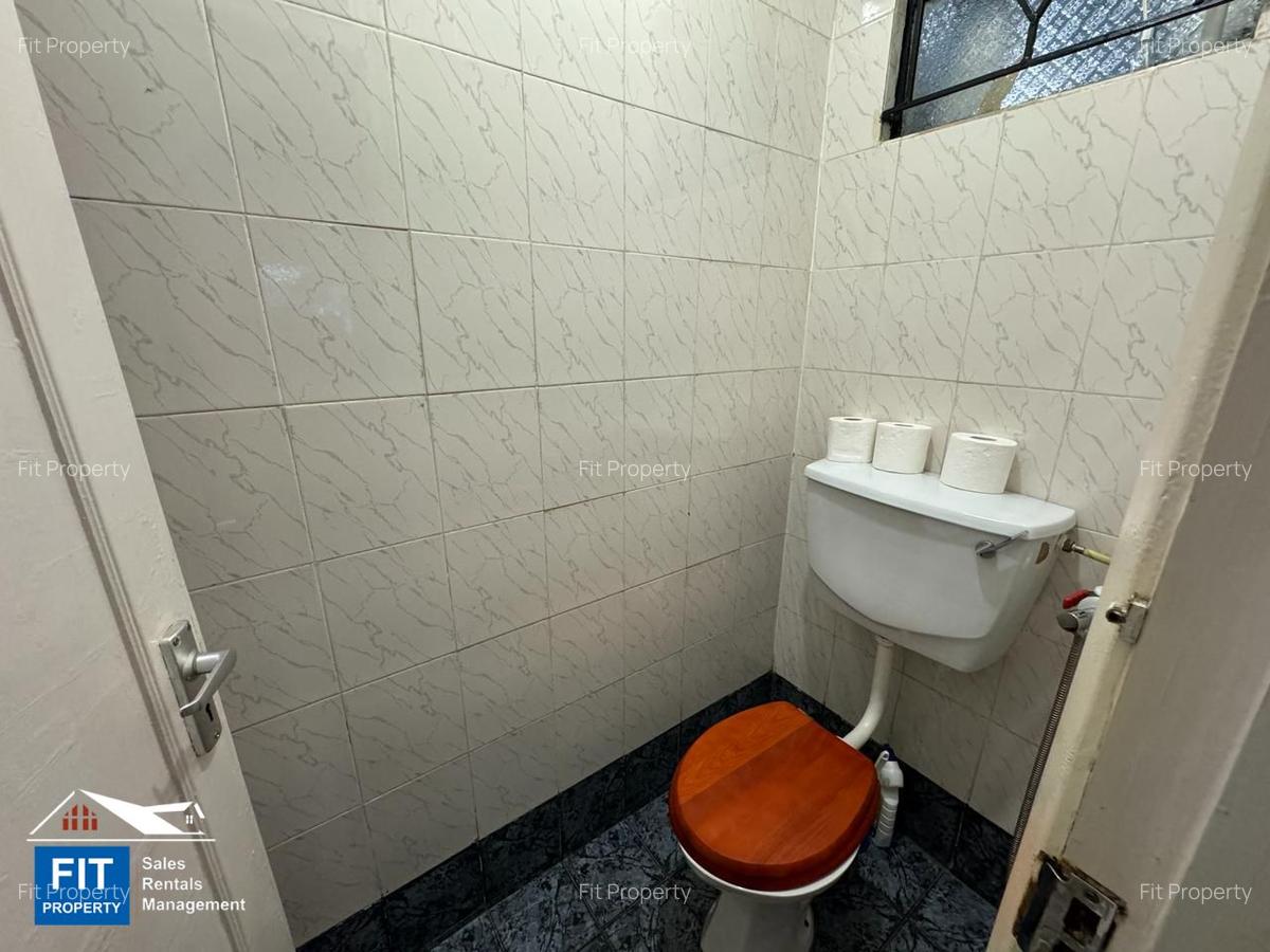 4 Bed House in Parklands - 6