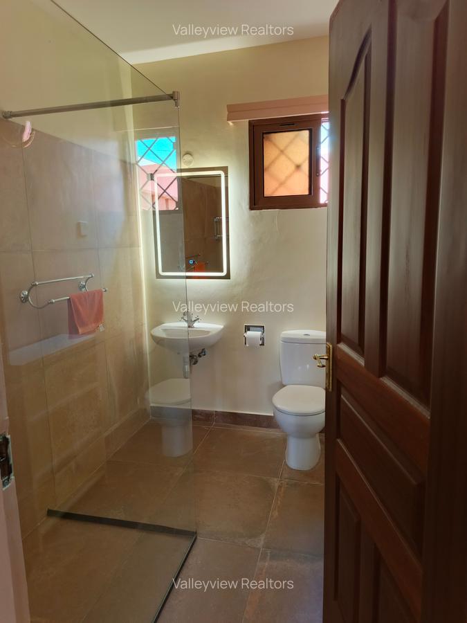 3 Bed Townhouse with En Suite at Lavington - 16