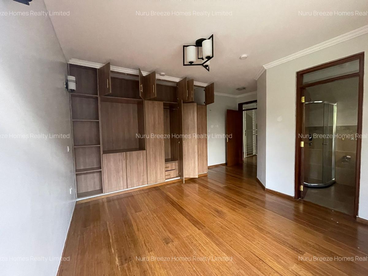 5 Bed Townhouse with En Suite in Lavington - 17