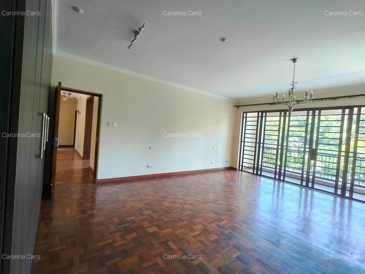 5 Bed House with En Suite in Lake View - 15