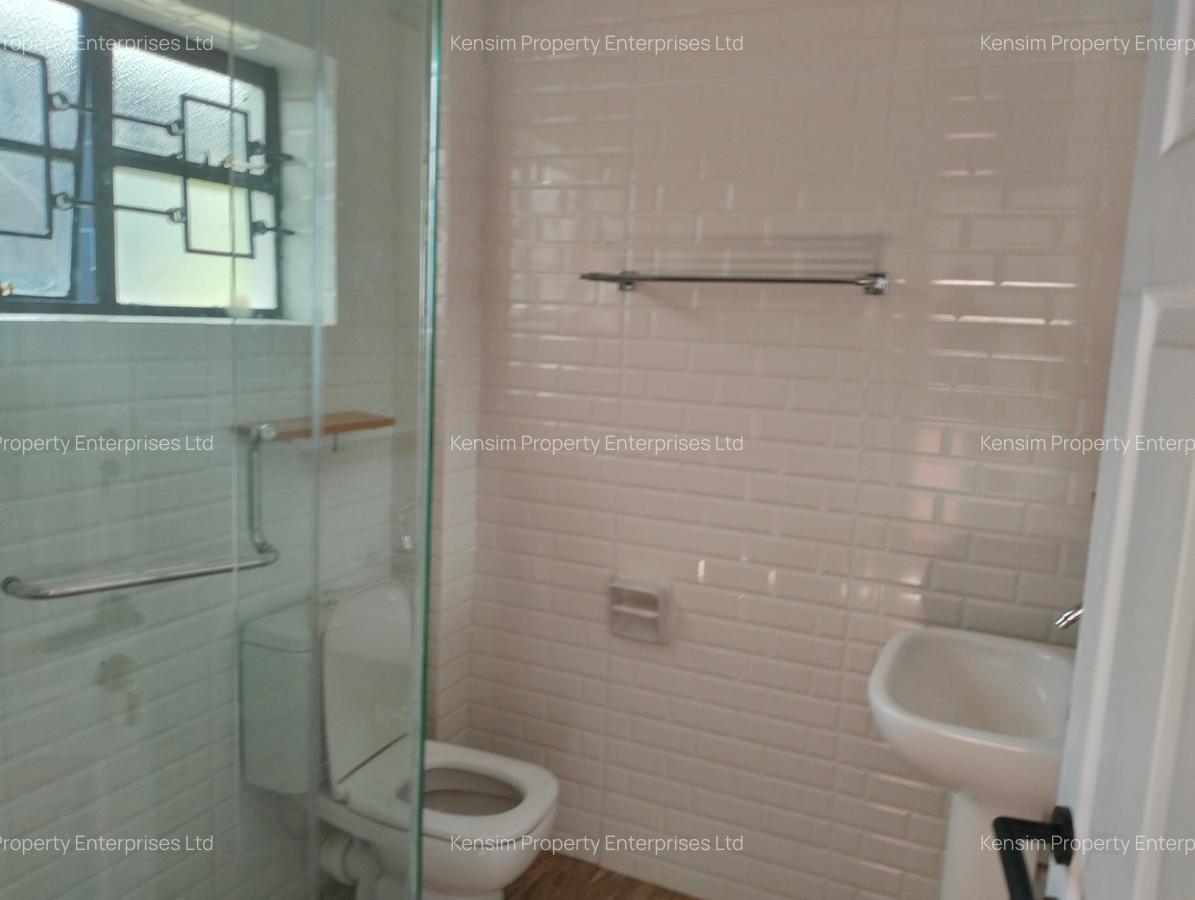 1 Bed Apartment with En Suite in Kilimani - 3