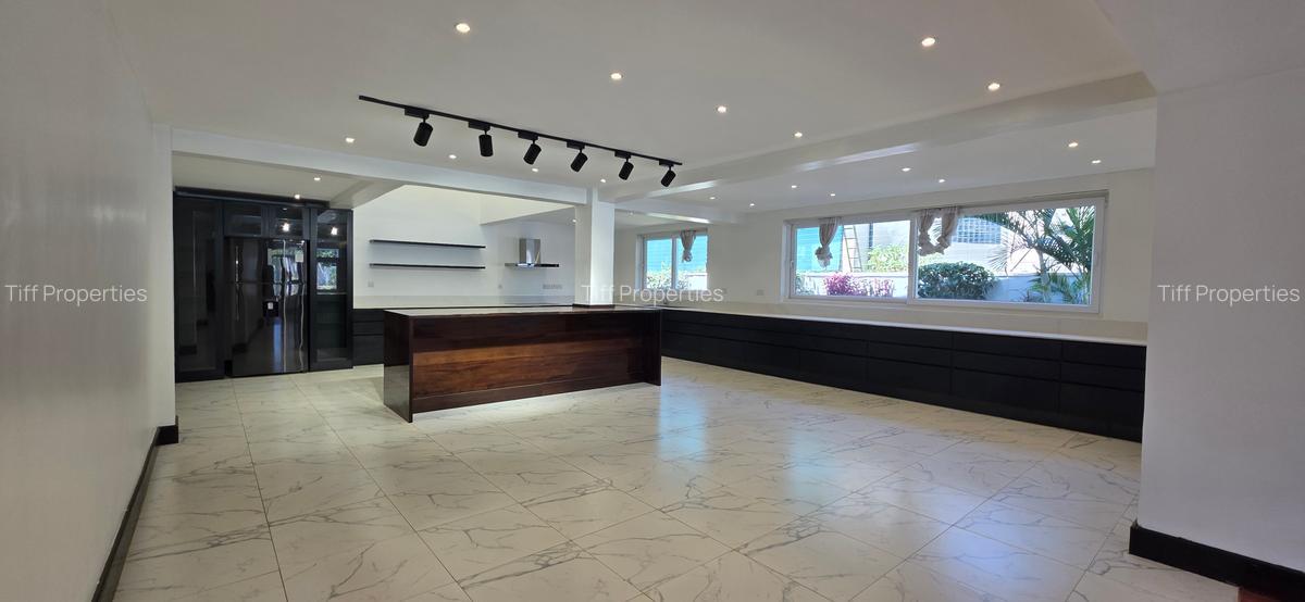 5 Bed House in Runda - 6