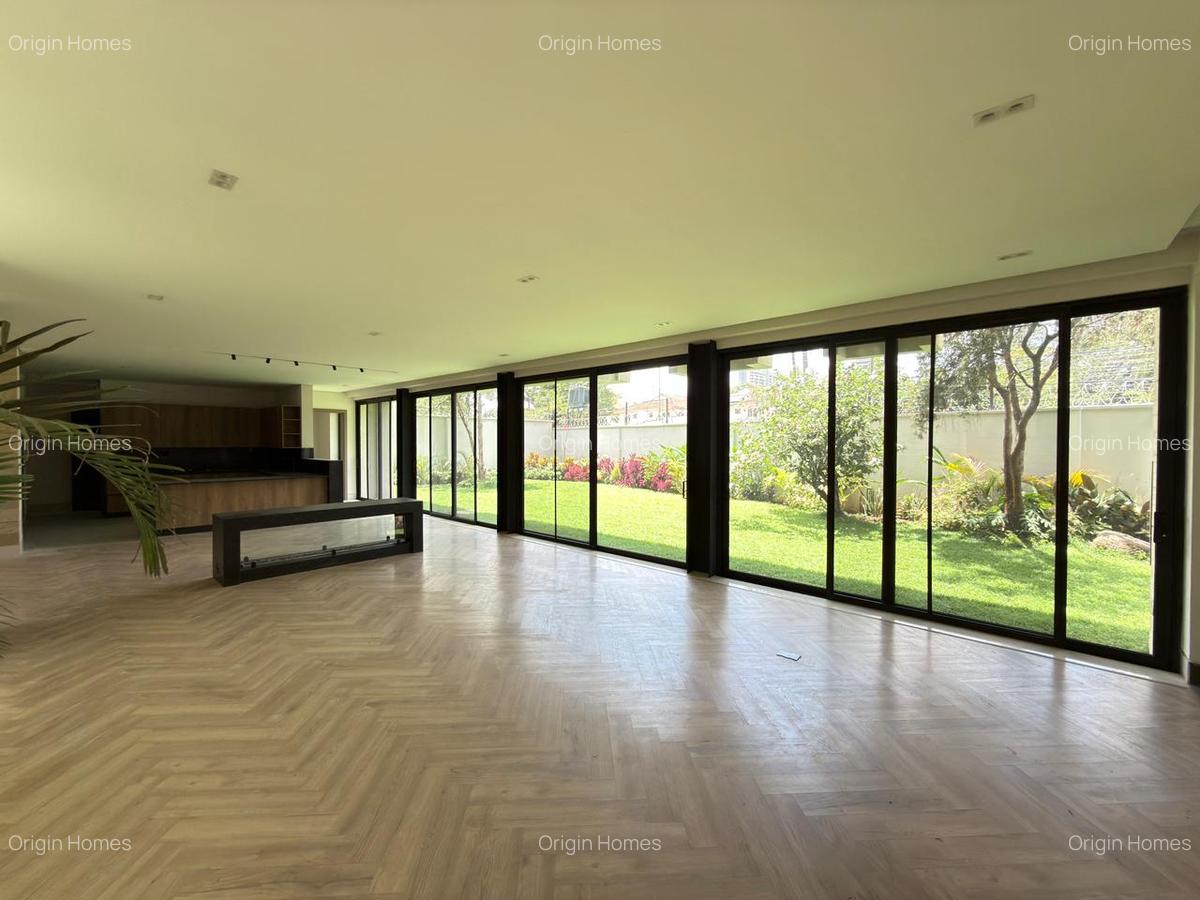 5 Bed Townhouse with En Suite at Westlands - 3