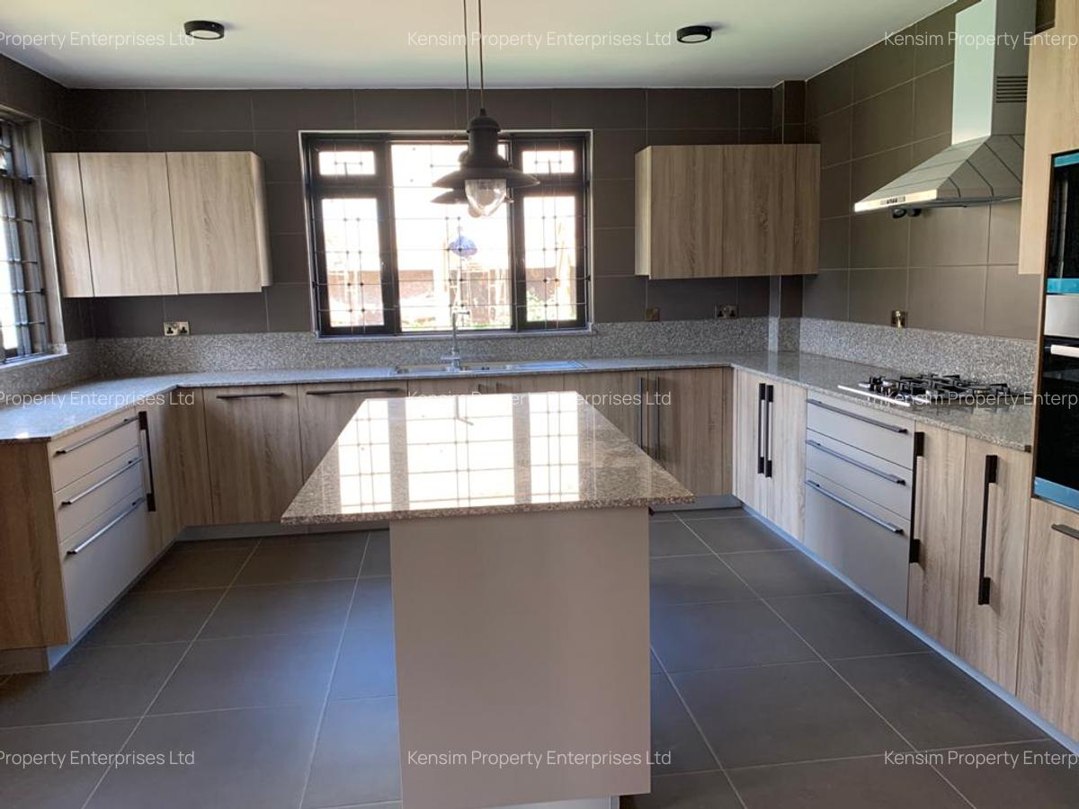 5 Bed Townhouse with En Suite in Kitisuru - 20