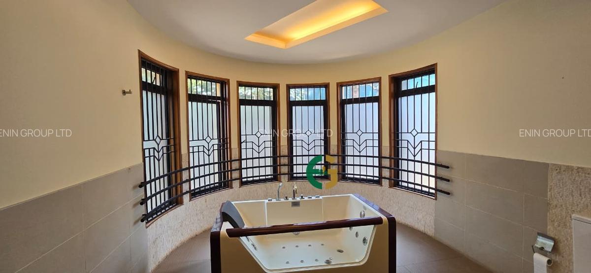 5 Bed House with En Suite in Kyuna - 13