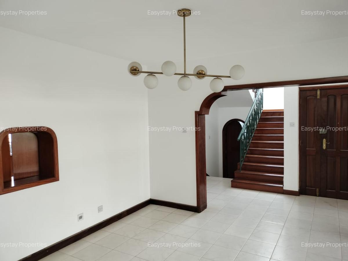 4 Bed Townhouse with En Suite in Lavington - 5